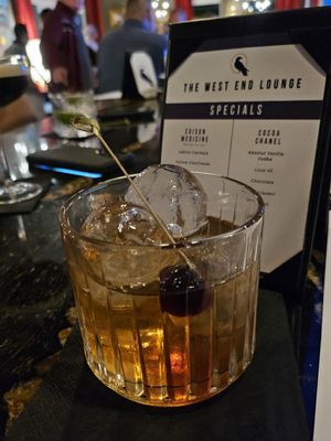 The West End Lounge by null