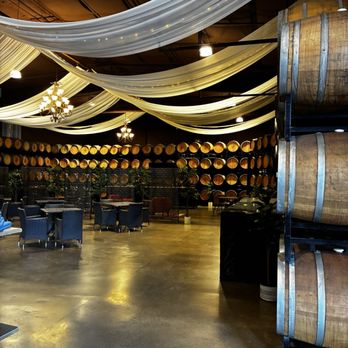 Willow Creek Wine - Willow creek distillery tasting room - Wineries Near Me - Paso Robles, California Willow Creek Wine - Willow creek distillery tasting room - Wineries Near Me - Paso Robles, California