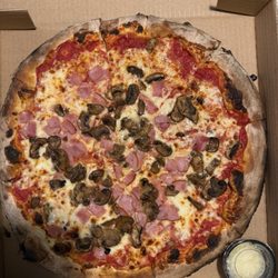 Pizza Machine - A 14" mushroom and ham pizza. It was very good. Definitely worth a try!