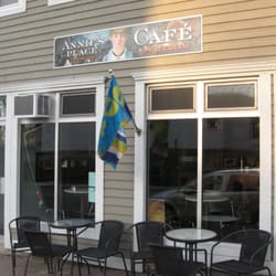 Annie's Place Cafe - New location on Queen St