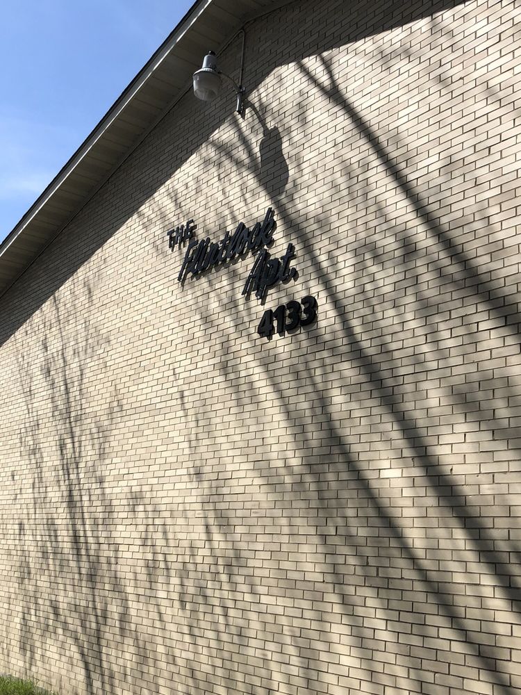 FLINTLOCK ARMS APARTMENTS 4150 Flintlock Dr, Louisville, Kentucky