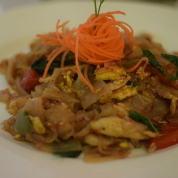 D Thai Kitchen - drunken noodles - Thai Near Me - Croton-on-Hudson, New York D Thai Kitchen - drunken noodles - Thai Near Me - Croton-on-Hudson, New York