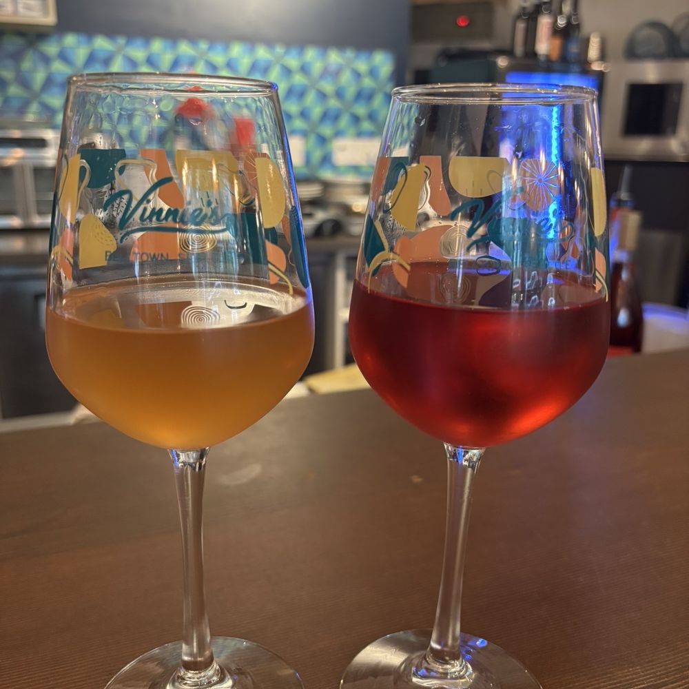 Vinnie's - Orange and rose wine - Seafood Near Me - Seattle, Washington Vinnie's - Orange and rose wine - Seafood Near Me - Seattle, Washington