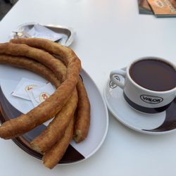 Valor - Churros con chocolaté