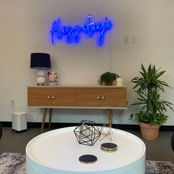 Flossologie - Clean moser waiting room with coffee and drinks - General Dentistry Near Me - Tampa, Florida Flossologie - Clean moser waiting room with coffee and drinks - General Dentistry Near Me - Tampa, Florida