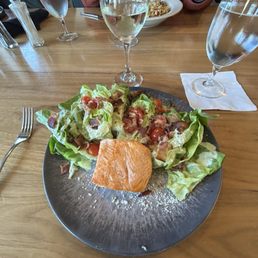 Green goddess salad with salmon