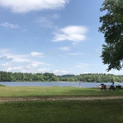 Lake Siog - Spending the day with the familia at the lake. Barely anyone here today (yay) and our choice of picnic table and grill.
