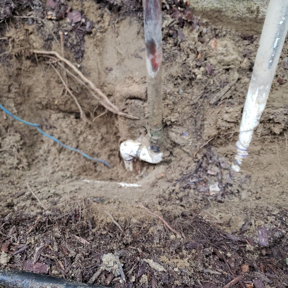 Cracked elbow connected to main water line Cracked elbow connected to main water line