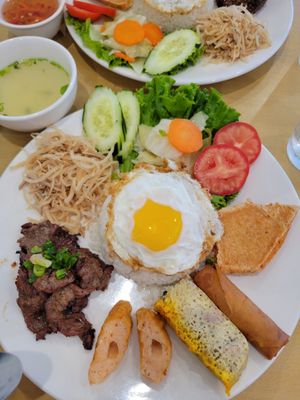 Com Tam Saigon by null