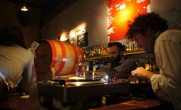 Bar 878 by null