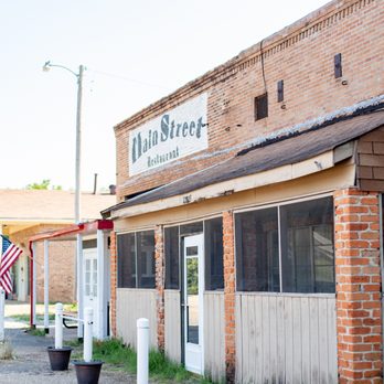 Main Street Restaurant - the entrance to the restaurant - Seafood Near Me - Gilliam, Louisiana
