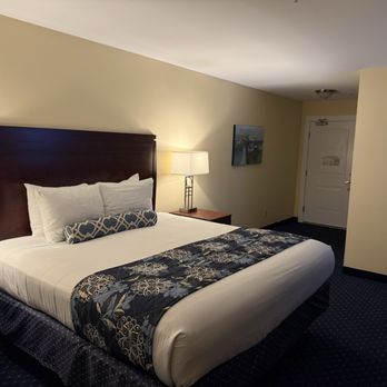 Bar Harbor Manor - Very comfortable king size bed - Hotels Near Me - Bar Harbor, Maine