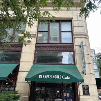 Barnes & Noble - Barnes & Noble cafe - Bookstores Near Me - Chicago, Illinois Barnes & Noble - Barnes & Noble cafe - Bookstores Near Me - Chicago, Illinois