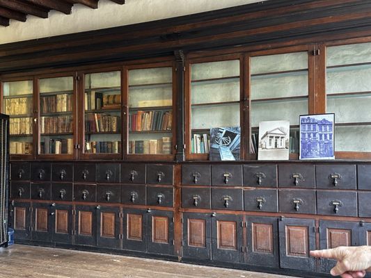 Stabler-Leadbeater Apothecary Museum by null