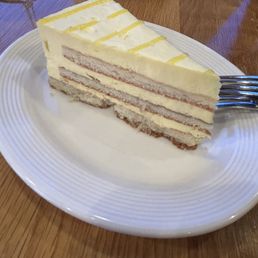 Limoncello Cake