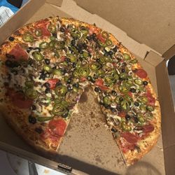 East Coast Enzo's Pizza - Enzo 18' XL Enzos Combo + jalapeños