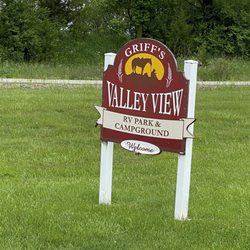 Griff's Valley View - Welcome sign