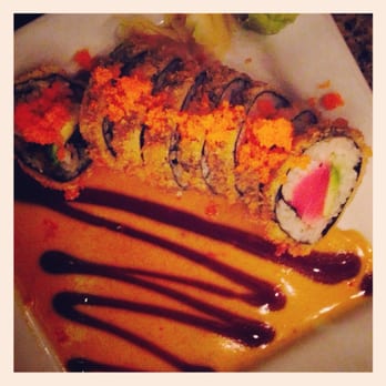 Three's Bar & Grill - Panko crusted ahi roll as appetizer - Asian Fusion Near Me - Kihei, Hawaii