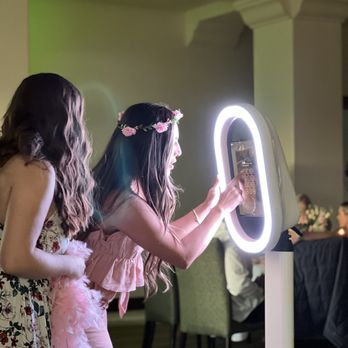 Forget Me Knot Station - Photo Booth Rentals Near Me