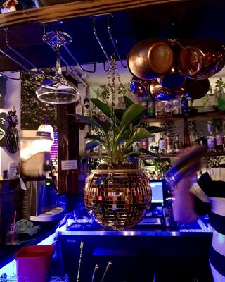 R&R Bar by null