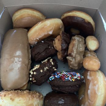 Dos Palos Donuts - They are super yummy  soft and not greasy at all it's almost like a mochi feeling when you bite on - Donuts Near Me - Dos Palos, California