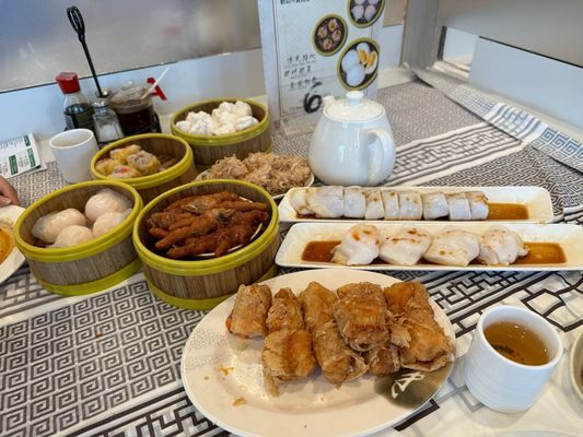 Winsor Dim Sum Cafe & Bar by null