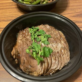 Hu's House - $11 Beef Shank - really good! Delicate, soy sauce dipping sauce - Shanghainese Near Me - Albany, New York