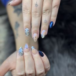 Nails Fabulous - Zebra print and chrome finish