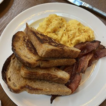 The Allis - Eggs & Bacon with Sourdough - Lounges Near Me - Chicago, Illinois