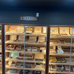 W Crew Cigar Lounge - Wonderful selection of cigars