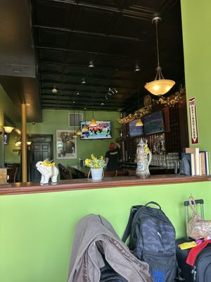 Town Tavern by null