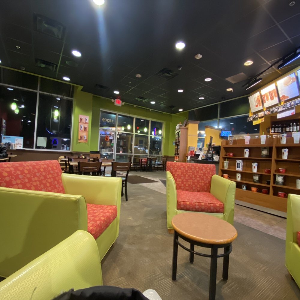 Milkster Nitrogen Creamery - The place has a very comfortable sitting area. - Ice Cream & Frozen Yogurt Near Me - Macomb, Michigan Milkster Nitrogen Creamery - The place has a very comfortable sitting area. - Ice Cream & Frozen Yogurt Near Me - Macomb, Michigan