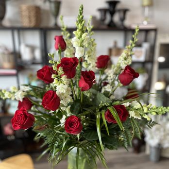Moonflower Local Flowers - Beautiful red roses - Florists Near Me - Moore, Oklahoma