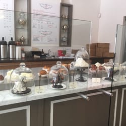 Un Je Ne Sais Quoi - Main counter.