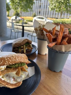 Roam Artisan Burgers by null