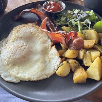 The Lantern Room - American Near Me - Monterey, California