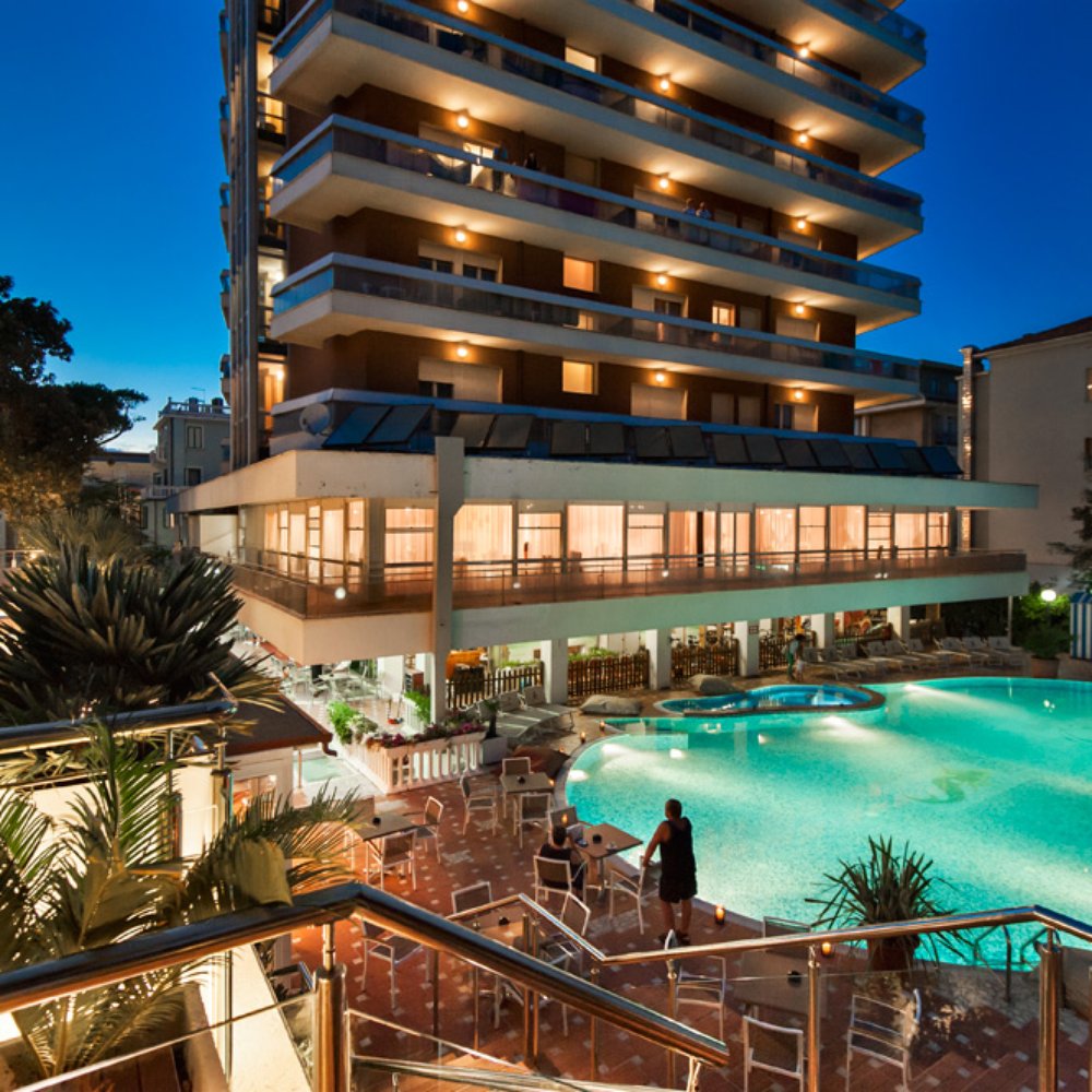 National Hotel on Instagram, image size:1000x1000