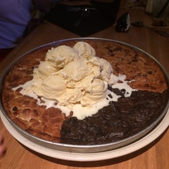 BJ's Restaurant & Brewhouse - Four flavor pizookie platter - New American Near Me - Katy, Texas BJ's Restaurant & Brewhouse - Four flavor pizookie platter - New American Near Me - Katy, Texas
