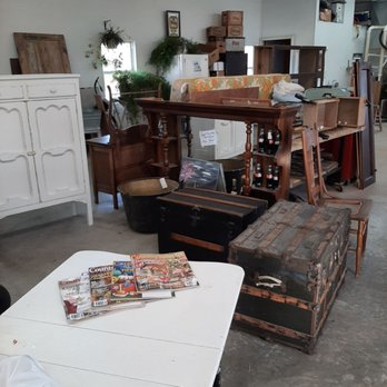 Country Barn Antiques - Antiques Near Me - Perryville, Missouri