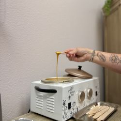 LvS Esthetics - Liquid Gold!