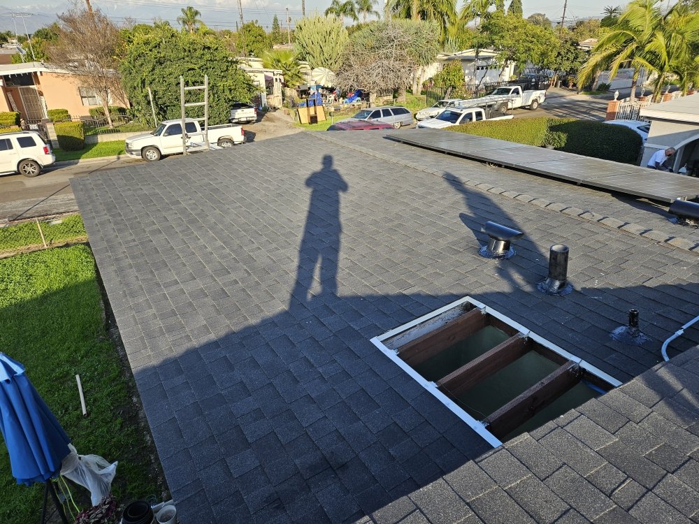 Slide of Jorges Roofing & Construction