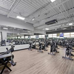 Mesa Fitness Clifton - Cycle in to a spin class.