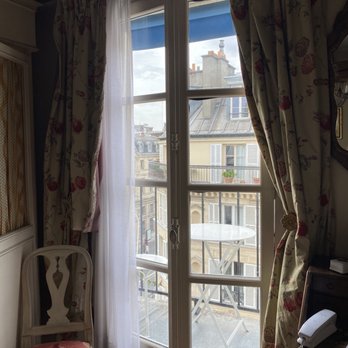 Caron de Beaumarchais - Balcony room - Hotels Near Me - Paris, 75 Caron de Beaumarchais - Balcony room - Hotels Near Me - Paris, 75