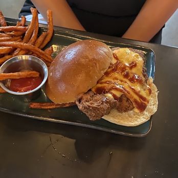 Southern Social - Spicy chicken sandwich - Southern Near Me - Eagan, Minnesota