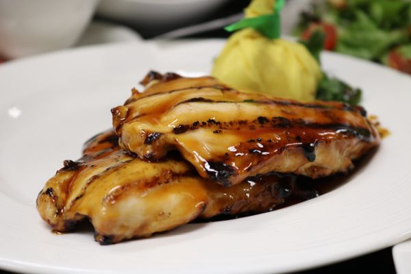 THE WONDER BAR STEAKHOUSE by null