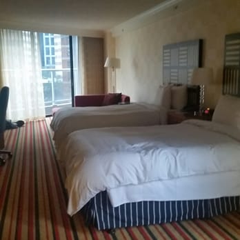 Pinnacle Hotel Harbourfront - 2 double beds & balcony - Hotels Near Me - Vancouver, British Columbia Pinnacle Hotel Harbourfront - 2 double beds & balcony - Hotels Near Me - Vancouver, British Columbia