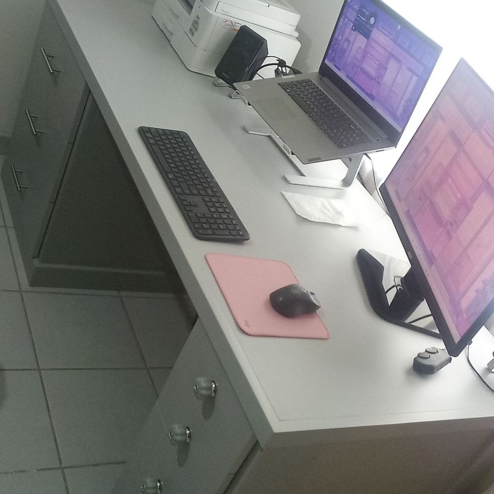 My Wife's Super Spacious Desk, Drawers Close Soft :) Love It!!! My Wife's Super Spacious Desk, Drawers Close Soft :) Love It!!!