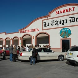 La Espiga De Oro Supermarket - The outside