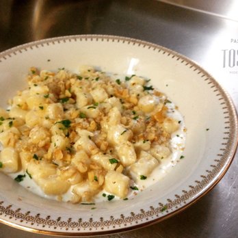 Pastificio Tosatti - Gnocchi with Gorgonzola and Walnuts - Italian Near Me - Berlin, BE Pastificio Tosatti - Gnocchi with Gorgonzola and Walnuts - Italian Near Me - Berlin, BE