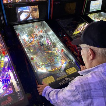 Flashback Arcade - Trying to play against Groot - Arcades Near Me - Murfreesboro, Tennessee